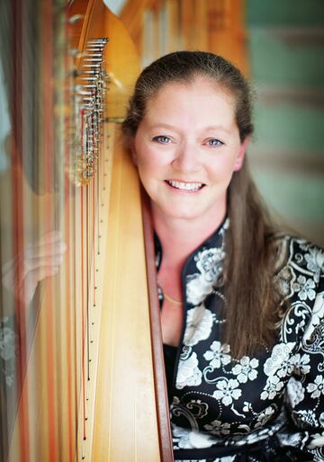 Julie Buzzelli - Harpist - Bowling Green, OH - Hero Main