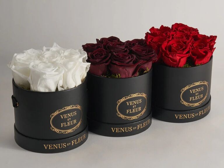 Venus ET Fleur round bouquet of seven preserved roses gift for wife