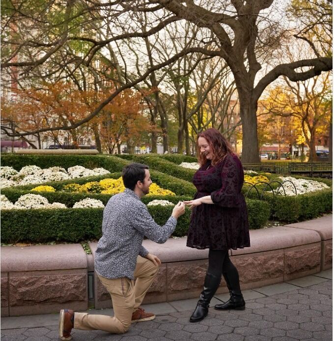 Jon proposes to Lindsay!
