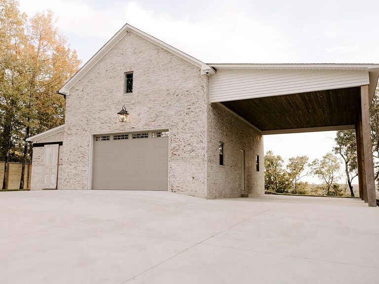 The Carriage House on the Ridge in Greenbrier, Arkansas