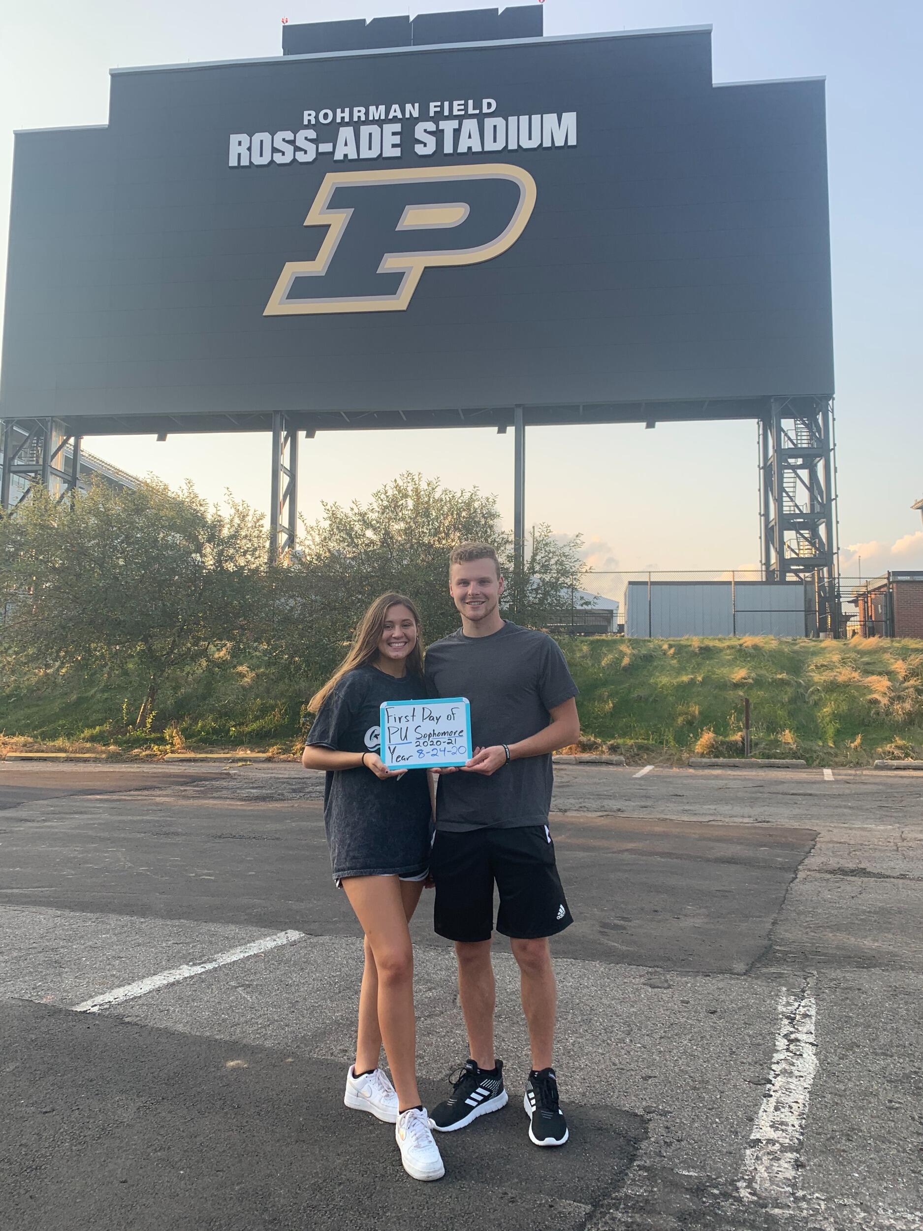 In the month of August of 2020, Eli and Liz began their Sophomore year at Purdue University, doing classes via virtual learning. This month, Eli and Liz also celebrated their one year anniversary. 
