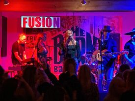 Fusion - Top 40 Band - Waterford, CT - Hero Gallery 3