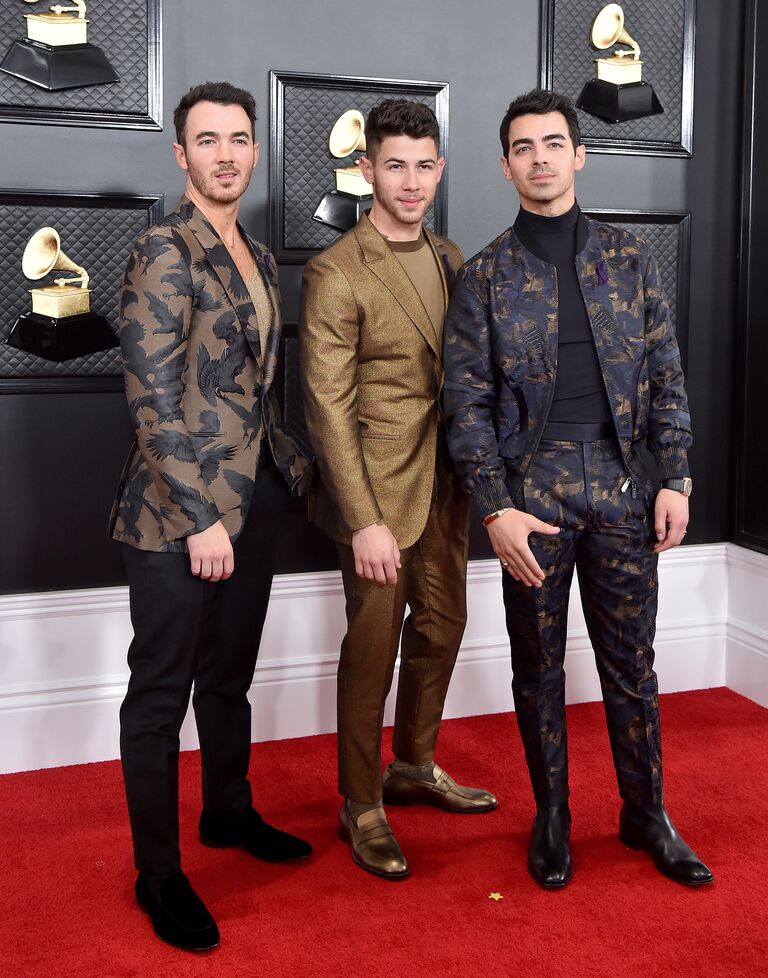 Không trang điểm đám cưới Nhìn Jonas Brothers