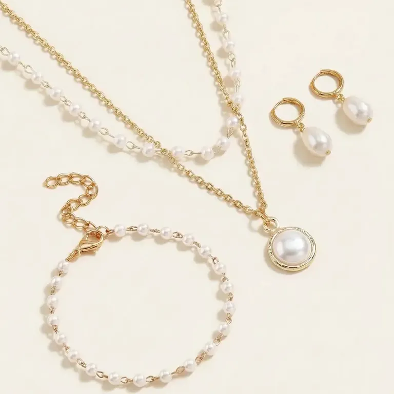 Pearl bridesmaid jewelry set from Azazie