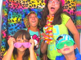Deluxe Photo Booth Rentals - Photo Booth - San Diego, CA - Hero Gallery 2