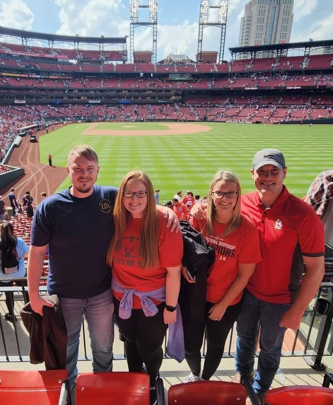 Went to a St. Louis Cardinals game with Glen (SJ's best man) and Kass. Go Cubs!