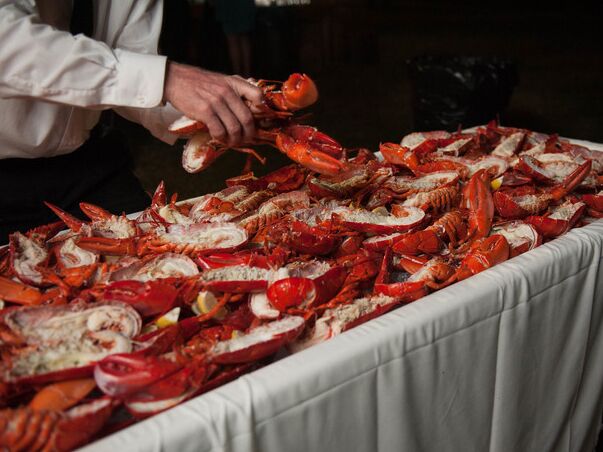 6 Seafood Menu Ideas For Beach Weddings