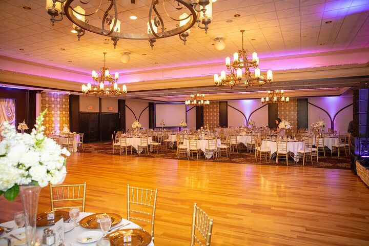 Amazing Akron Wedding Venues of the decade Learn more here 