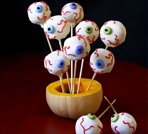 Halloween Finger Food Recipes - Eyeball Cake Pops