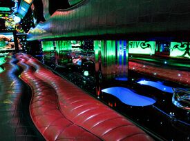 VIP Limousine Inc Chicago Limo & Party Bus - Event Limo - Chicago, IL - Hero Gallery 2