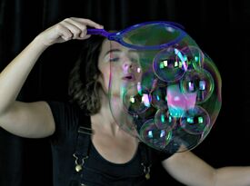 Megan Makes Bubbles - Hello Showtime Entertainment - Bubble Party Rental - Los Angeles, CA - Hero Gallery 1