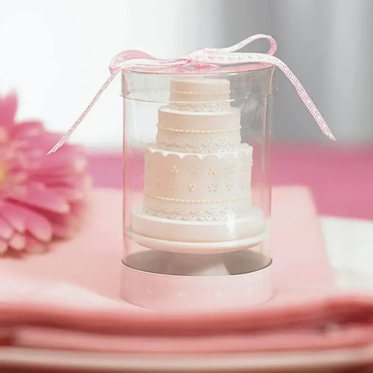 Wedding cake candle favor for wedding guests