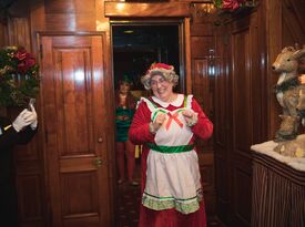 Sassi Party Performers and Long Island Santa Steve - Santa Claus - Old Westbury, NY - Hero Gallery 4