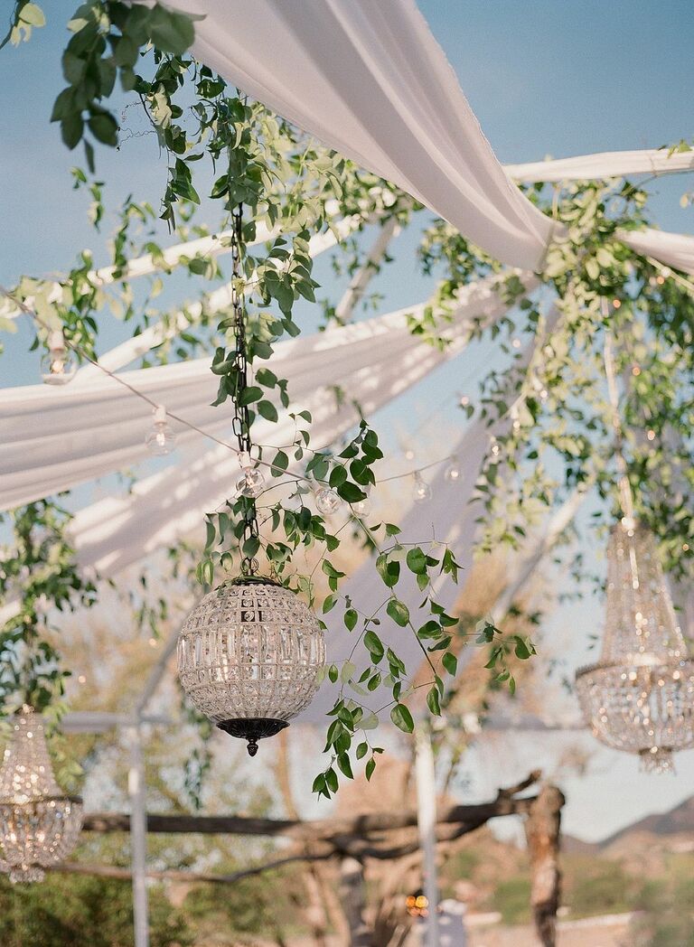 36 Wedding Chandelier Ideas To Brighten Your Big Day