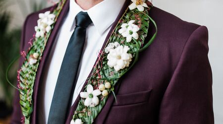 Has anyone made made magnetic boutonnieres? : r/weddingplanning