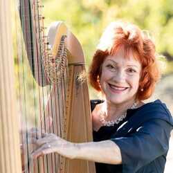 Harpist Naomi Alter, profile image