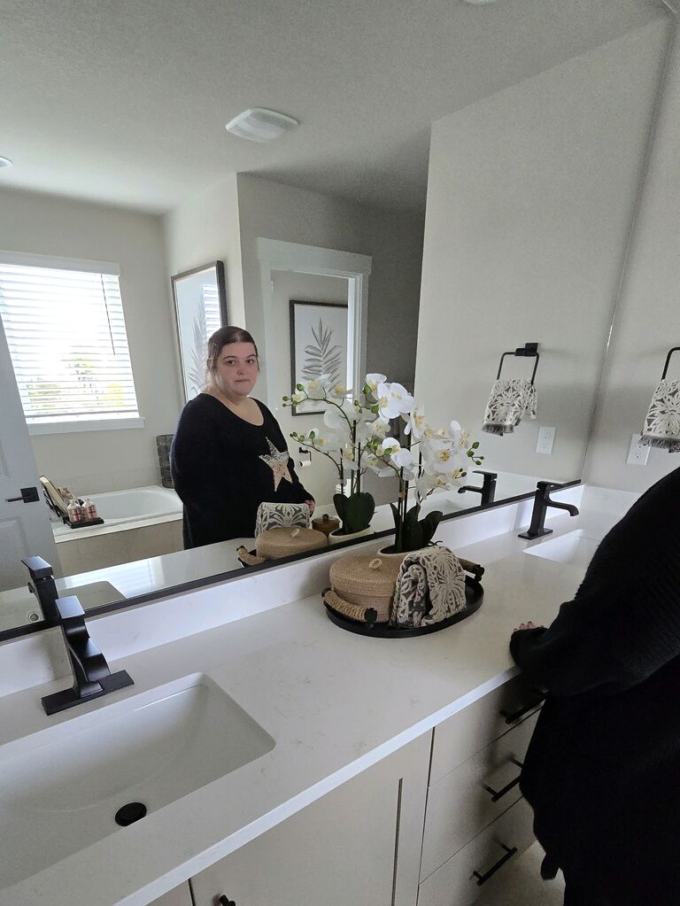 Josh and Shelby begin exploring the idea of moving from Saint Helens to Sandy, excited at the thought of being closer to their families. The move represents more than just a change of address—it’s a chance to create new memories surrounded by the people they love most.