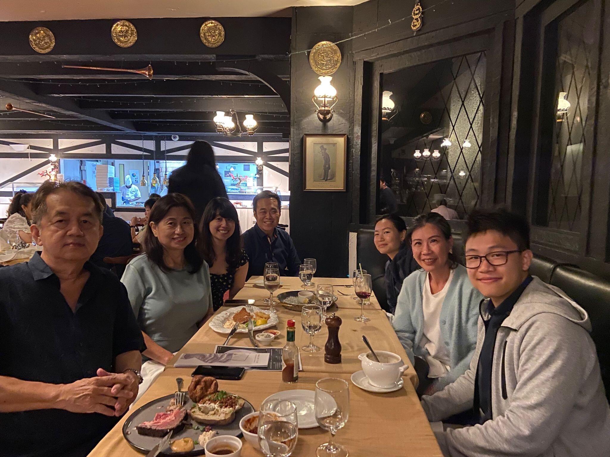 Aaron meets Ting’s parents and Yiyi :)