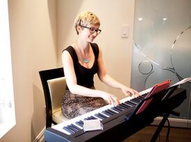 Liz Craig - Pianist - York, ON - Hero Gallery 4