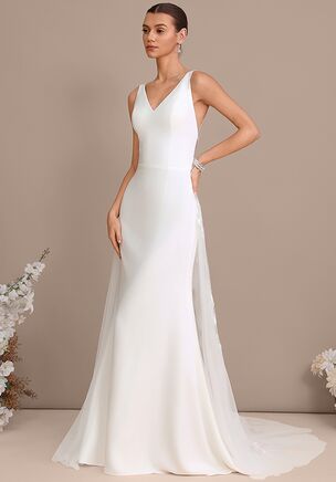 Fall in love with the A-line Convertible Stretch Crepe Dress! A timeless and elegant design crafted to make your dream wedding a reality. Shine with confidence as you walk down the aisle.