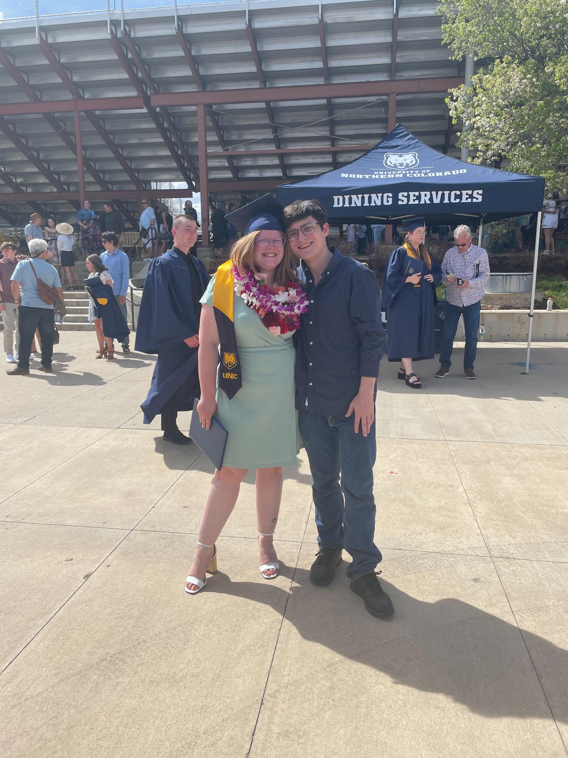Jordyn graduates college! She had her best friend by her side through the thick and thin of it. 