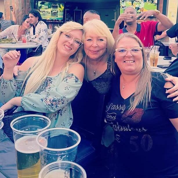 My first visit to Vegas for my mom's birthday and YOU BET we had a blast!!