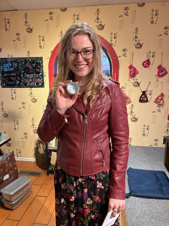 Before Rachel's final stop, she went to the location of one of our first dates: the Yellow Mountain Teahouse in Colorado Springs. (It's the same place shown in the April 13th photo.)