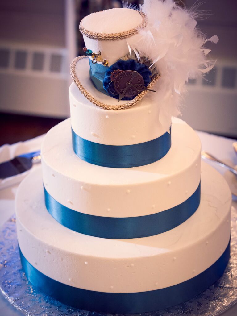 29 Alice in Wonderland Wedding Details You'll Love