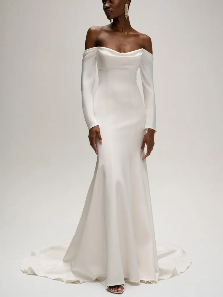 Kelly - long dress in matte satin fabric with plunging neckline and do