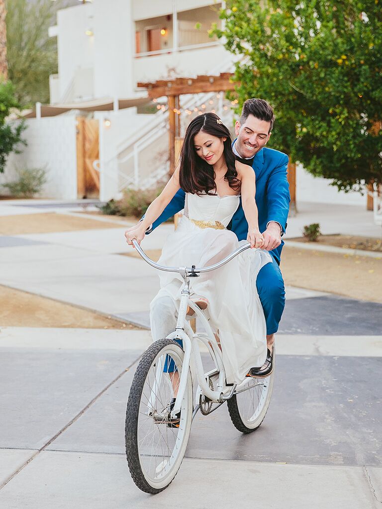 14 Outdoor Couple Poses for Unforgettable Portraits