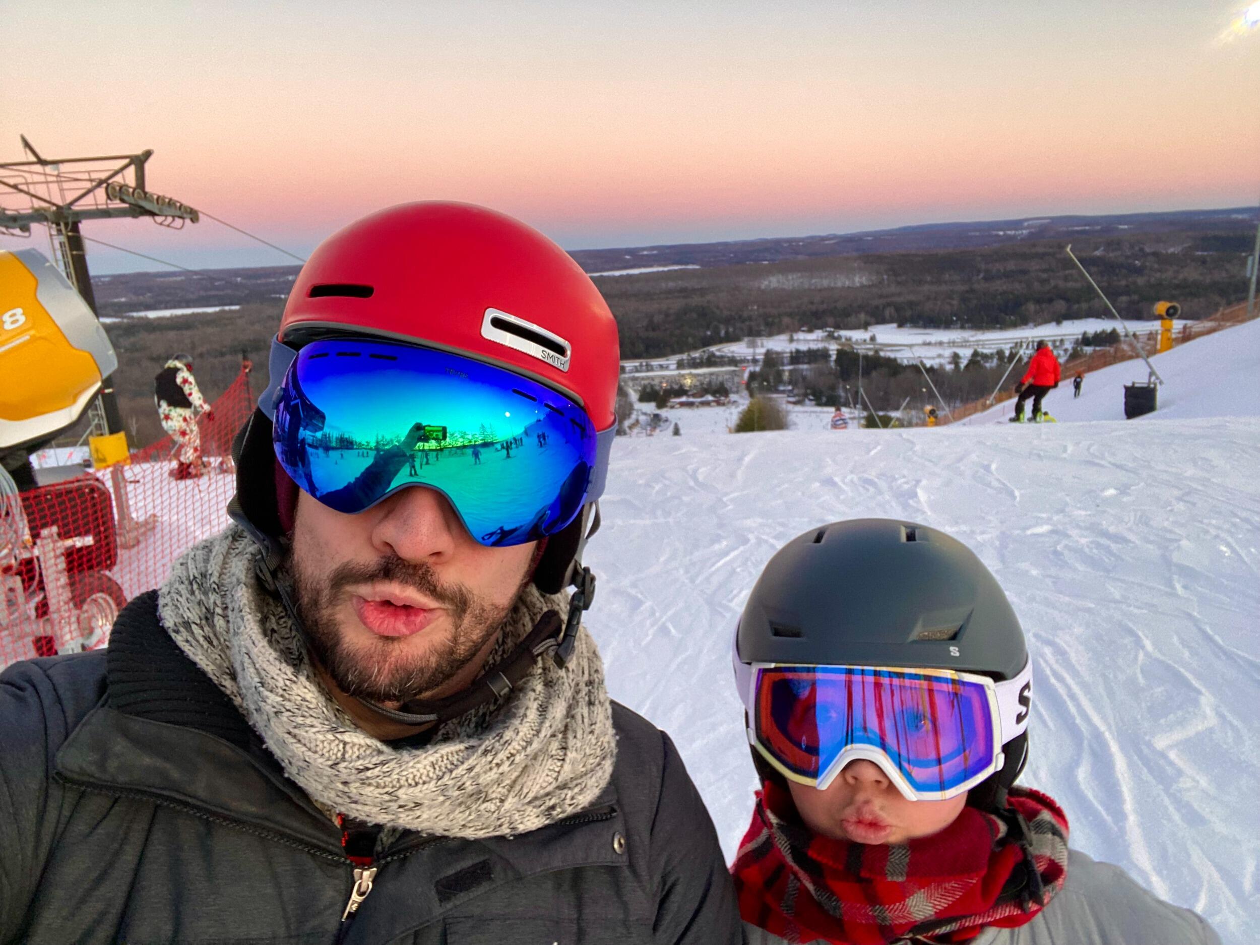 Tori taught Anesty how to ski (so much sport :P)  