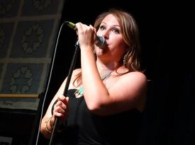 Amanda Daughtry - Variety Band - Nashville, TN - Hero Gallery 1