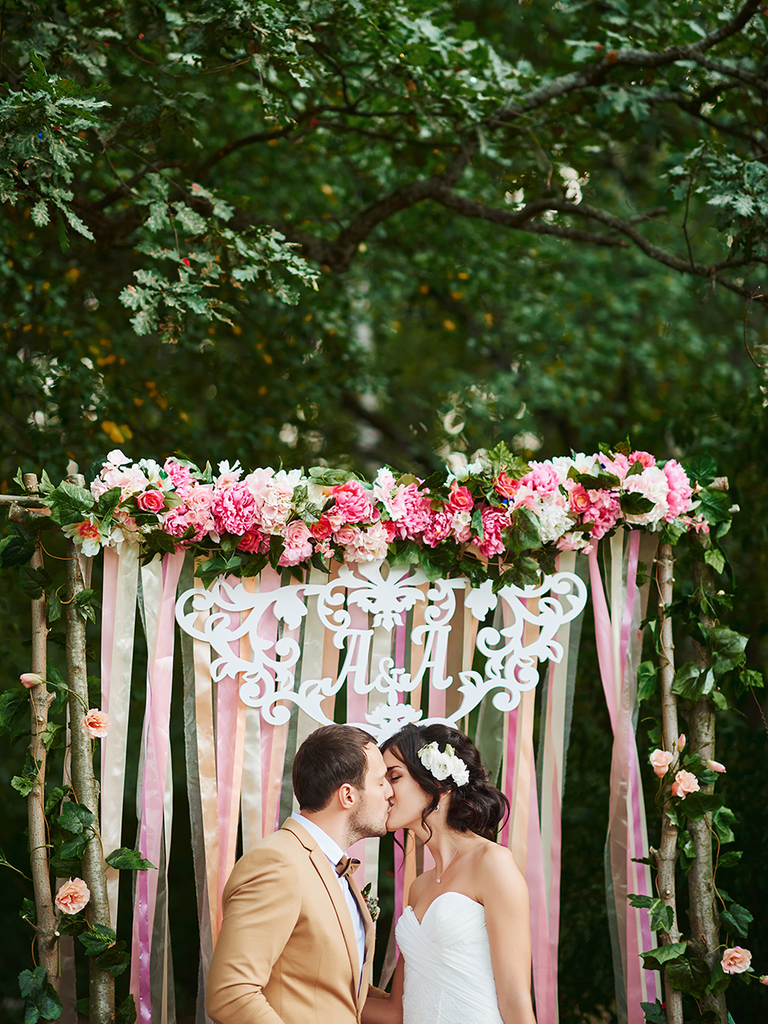 How to Make a DIY Photo Booth in 6 Easy Steps