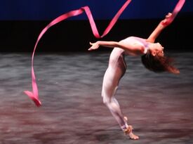 Cirque-tacular -Connecticut-Themed & Circus Events - Acrobat - Darien, CT - Hero Gallery 3