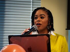World’s Favorite Lynniah Grayson - Public Speaker - Seattle, WA - Hero Gallery 2