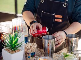 Sip Happens Mobile Bar - Bartender - Orlando, FL - Hero Gallery 2