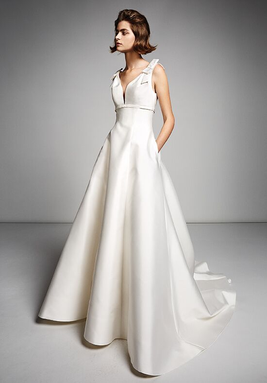 Viktor&Rolf Mariage PETITE BOW GOWN Wedding Dress | The Knot