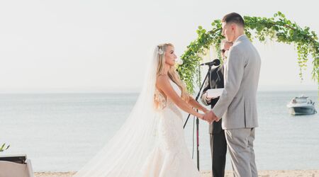 5 Unique Wedding Accessories to Stand Out - The Crescent Beach Club