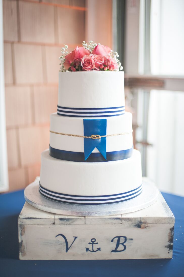 rope cake stand