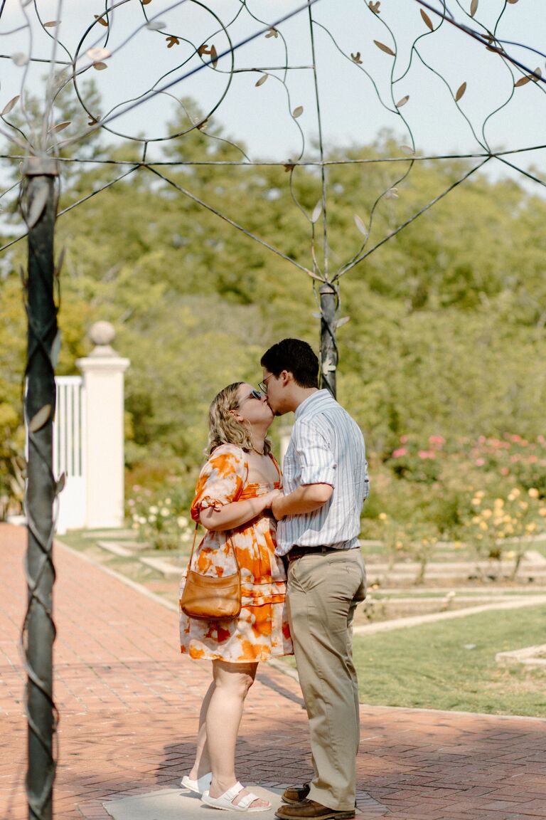 Nick and Cat share a kiss after she said "YES!"