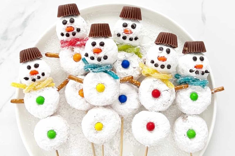 Christmas party ideas for kids - snowman donut dessert