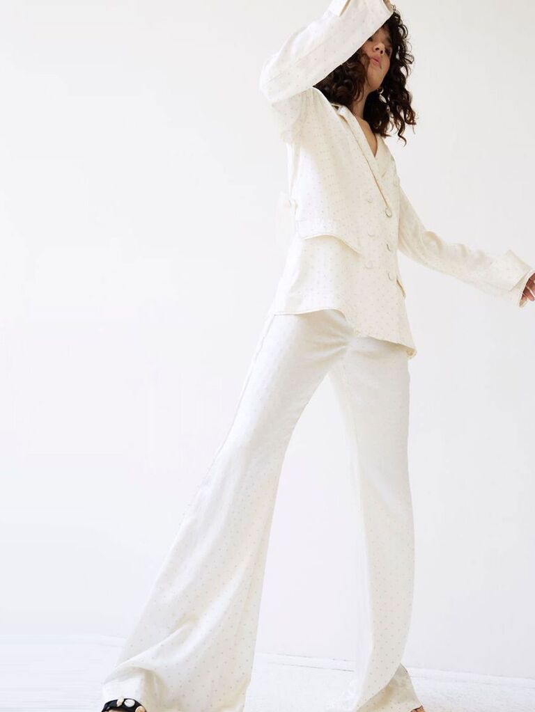 Featured image of post Womens Bridal Pantsuits - Bridal pantsuit inspiration, ideas and advice from bridal musings.