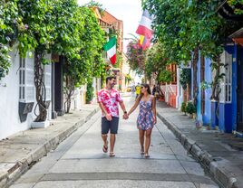 Couple walking in the streets of Cartagena de Indias, Colombia.