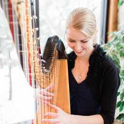 Mary Raunikar, Harpist, profile image
