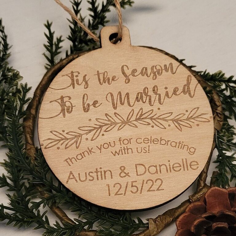 Winter Wedding Can Coolers, Kiss me on a Cold December outlet Night, Mistletoes, Holly, Personalized Wedding Favors, Christmas - T498