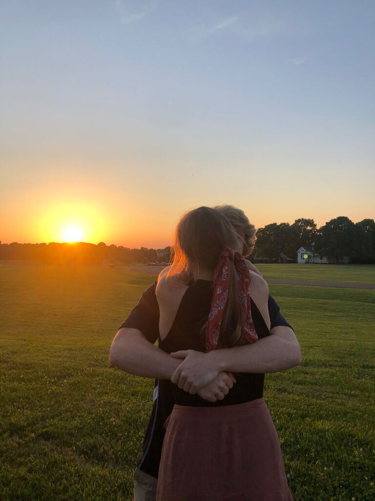 Nick and Kate have a picnic at Harlinsdale Farm (in the same spot they will get engaged 5 years later)!