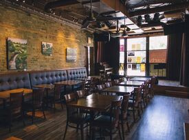 Uncommon Ground (EdgeWater) - Music Room - Restaurant - Chicago, IL - Hero Gallery 4