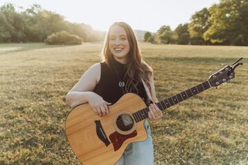 Rochelle Riser - Folk Singer - Nashville, TN - Hero Main
