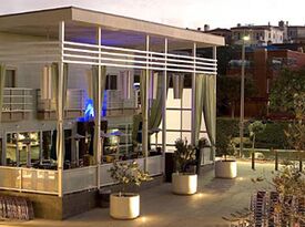 Shade Hotel Manhattan Beach - Zinc Shade Terrace - Private Garden - Manhattan Beach, CA - Hero Gallery 2