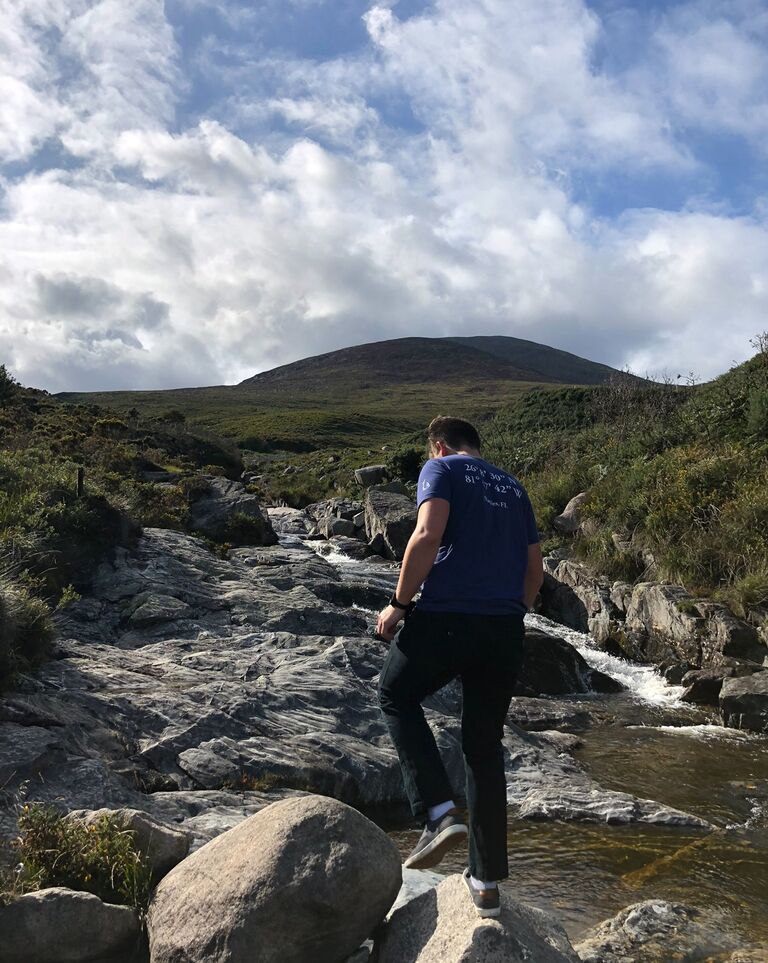 Sarah flies back home from the US. A month later, Josh is flying on his first international flight to visit Northern Ireland for the first time.